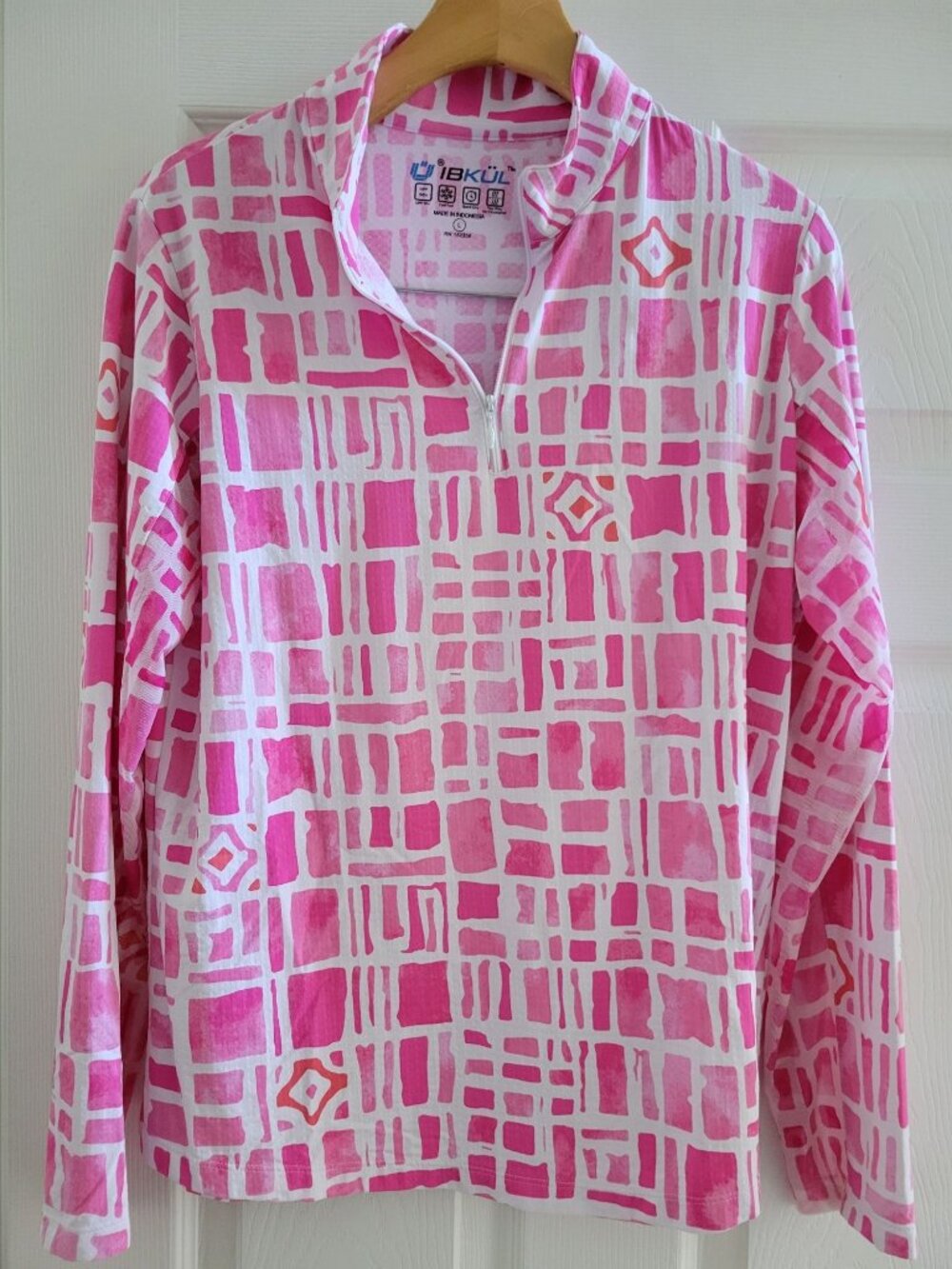 IBKUL Pink Geometric print 1/4 Zip top Size Large Swim long sleeve athletic UPF